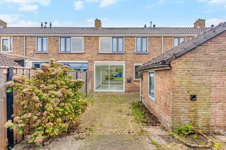 Tussenwoning te koop: Duinroosstraat 120, Den Helder