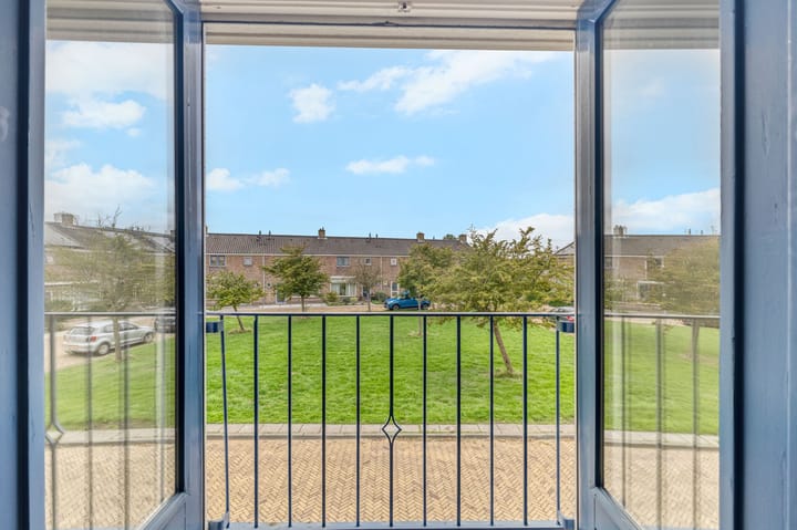 Tussenwoning te koop: Duinroosstraat 120, Den Helder