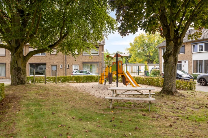 Twee-onder-één-kap te koop: Schoolstraat 26, Herten