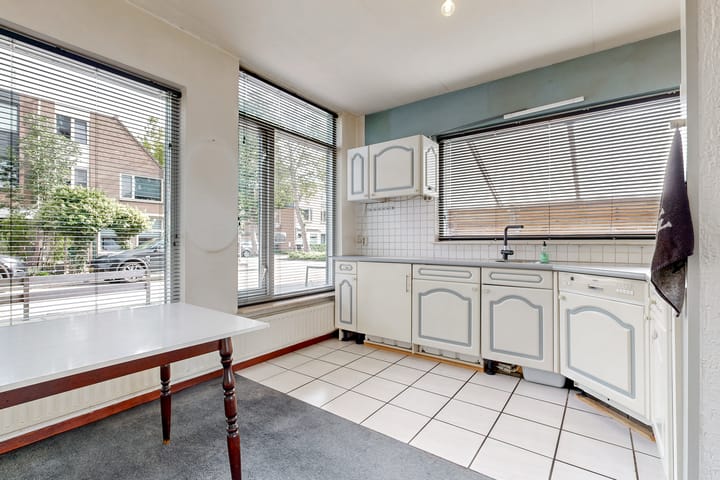 Hoekwoning te koop: Willem Alexanderstraat 18, Zoeterwoude