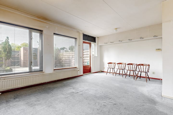 Hoekwoning te koop: Willem Alexanderstraat 18, Zoeterwoude
