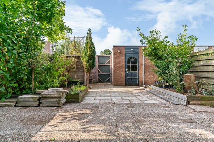 Hoekwoning te koop: Willem Alexanderstraat 18, Zoeterwoude