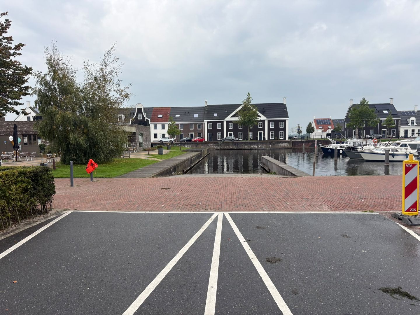 Bekijk foto 2 van Redersplein 1