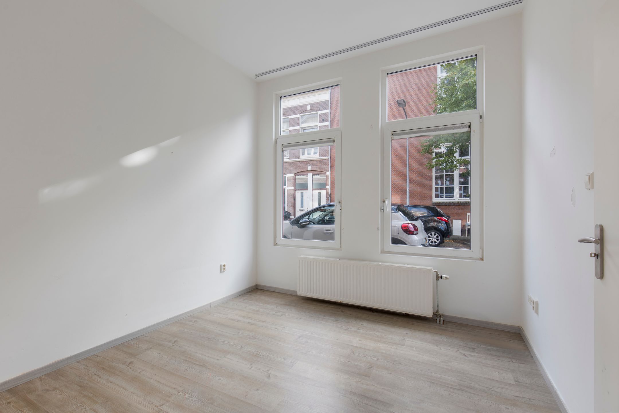 Photo 9 of Barendsestraat 11-ZW