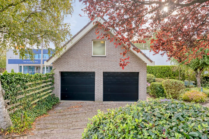 Twee-onder-één-kap te koop: Zeelandweg-Oost 5, Steenbergen (Nb)