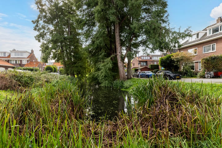 Tussenwoning te koop: Borchsatelaan 93, Rotterdam