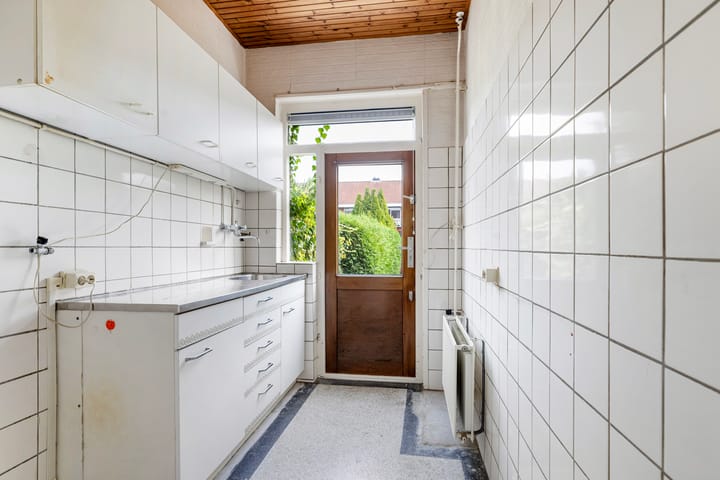Tussenwoning te koop: Borchsatelaan 93, Rotterdam