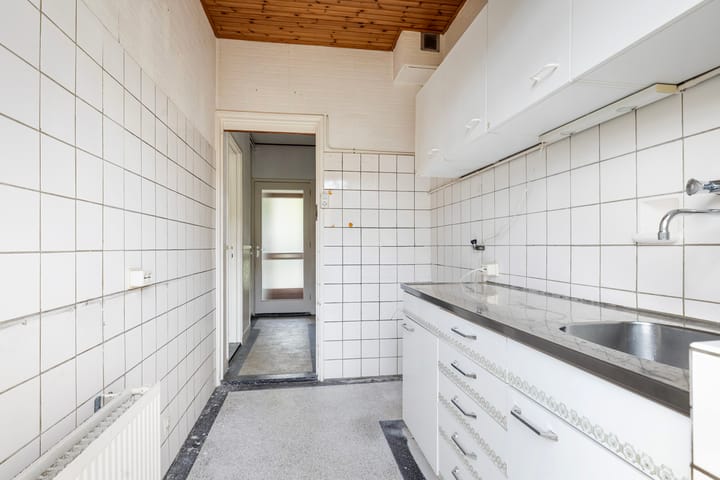 Tussenwoning te koop: Borchsatelaan 93, Rotterdam