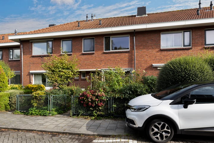 Tussenwoning te koop: Borchsatelaan 93, Rotterdam