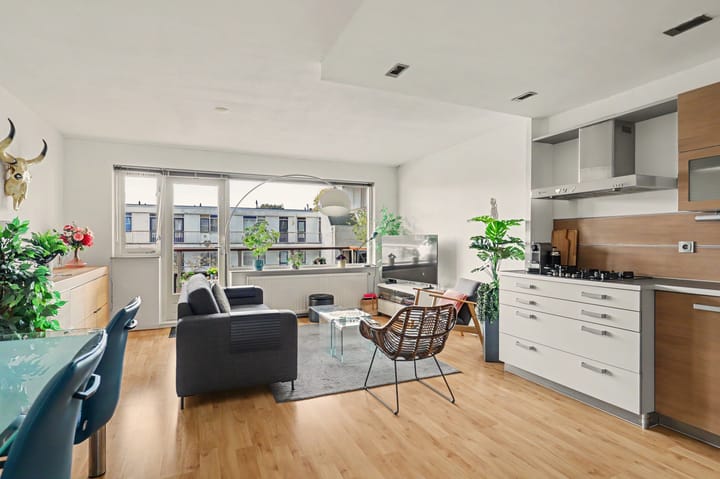 Appartement te koop: Doornenburg 6, Dordrecht