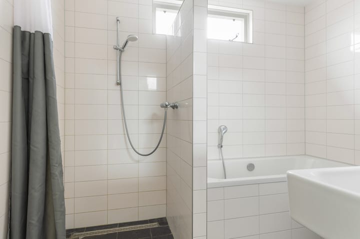 Tussenwoning te huur: Paulus Akkermanwei 14, Leeuwarden