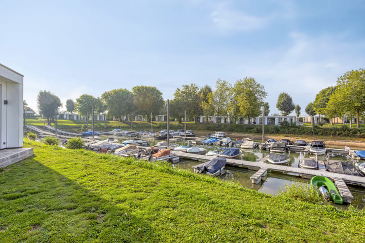 Vrijstaande woning te koop: Rijnbandijk 36-75, Maurik