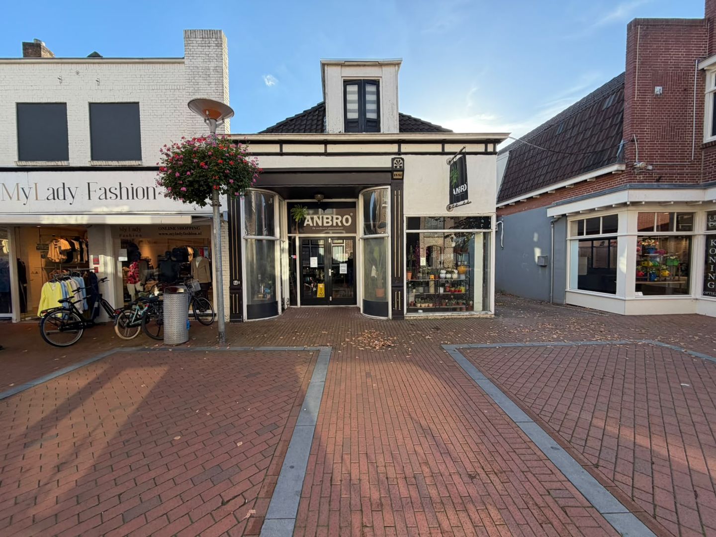 View photo 2 of Langestraat 64