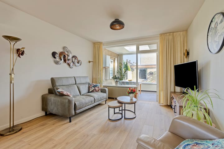 Hoekwoning te koop: Kasteel Annendaelstraat 38, Roermond