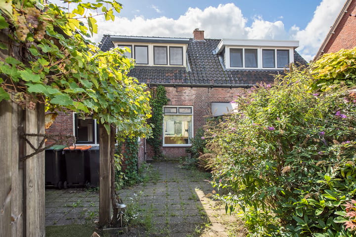 Twee-onder-één-kap te koop: Breemarsweg 228, Hengelo