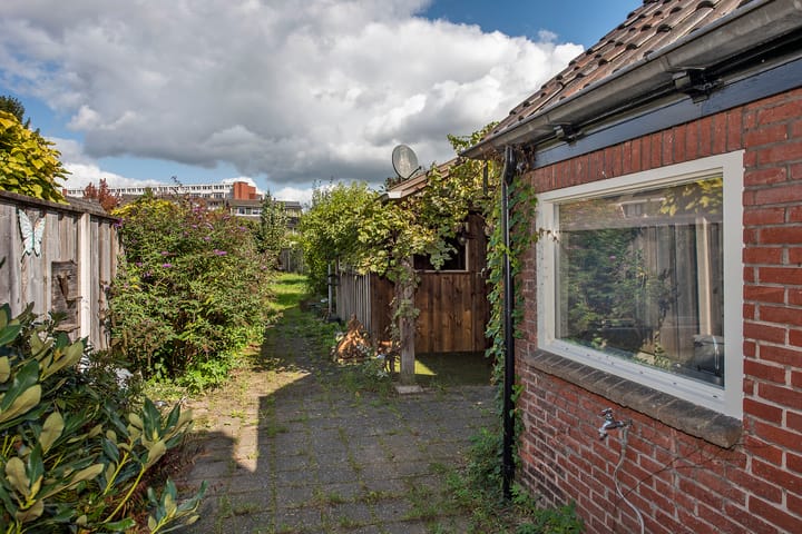 Twee-onder-één-kap te koop: Breemarsweg 228, Hengelo