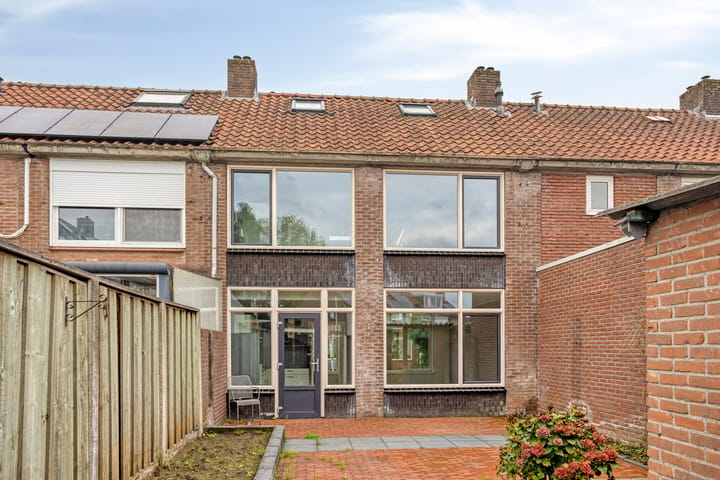 Tussenwoning te koop: Scholtinkstraat 220, Losser