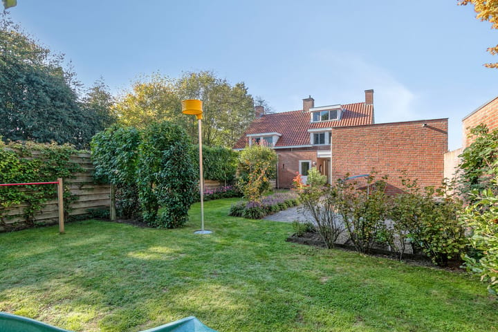 Twee-onder-één-kap te koop: Distelveld 10, Wintelre