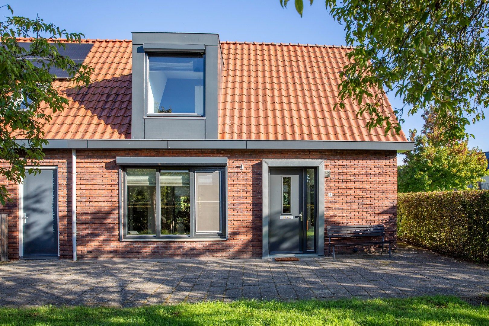 Photo 15 of Johannes Vermeerstraat 6