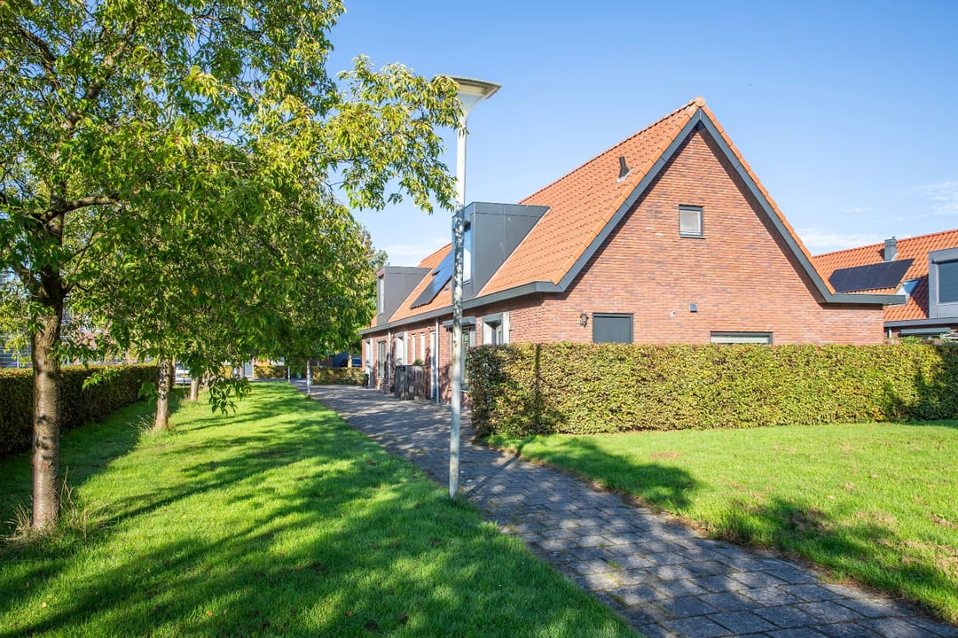 Photo 11 of Johannes Vermeerstraat 6