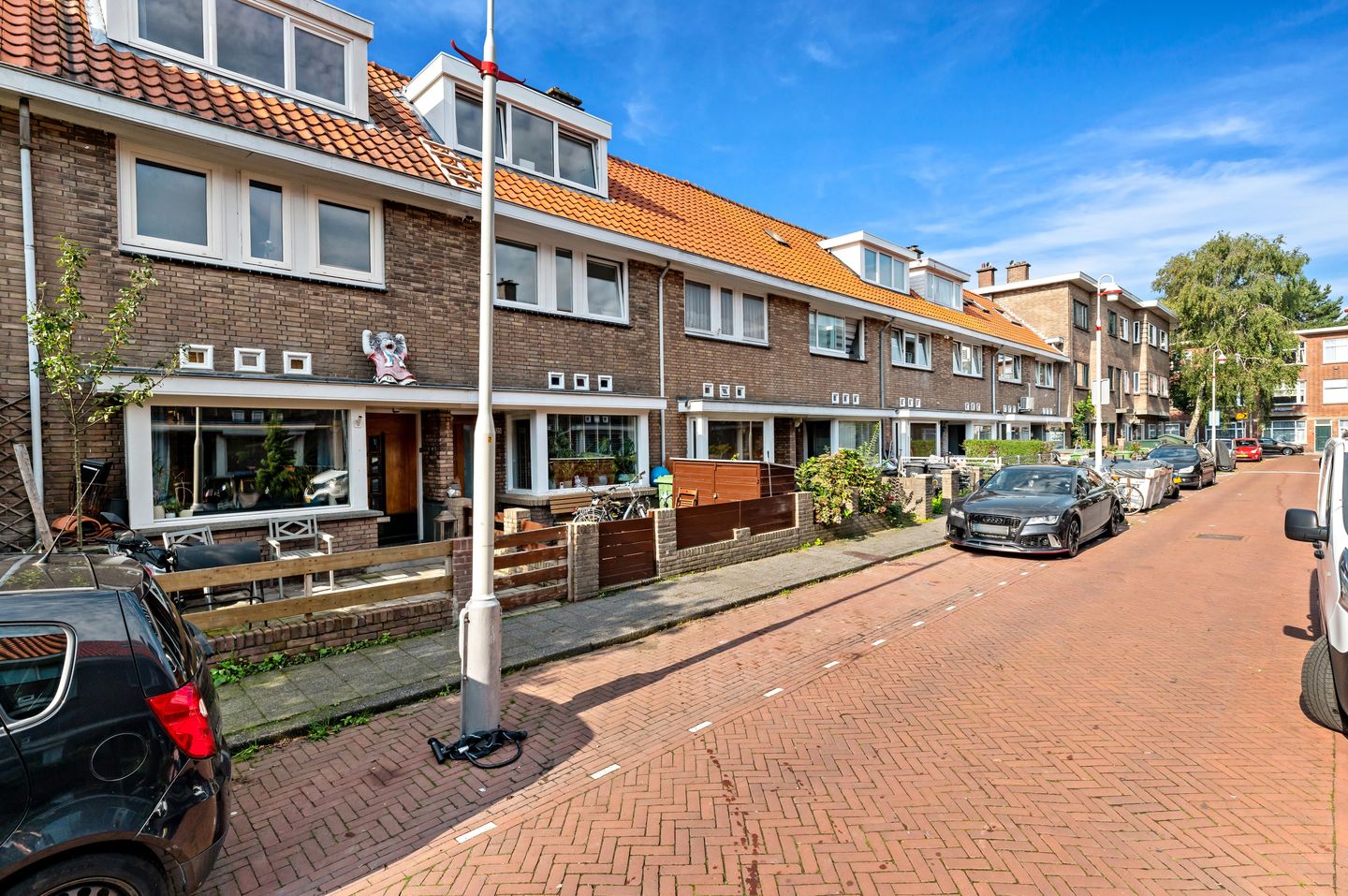 Foto 1 van Boele van Hensbroekstraat 27