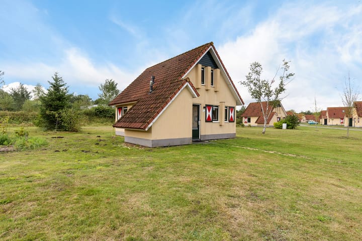 Vrijstaande woning te koop: Oranjekanaal NZ 10-0010, Wezuperbrug
