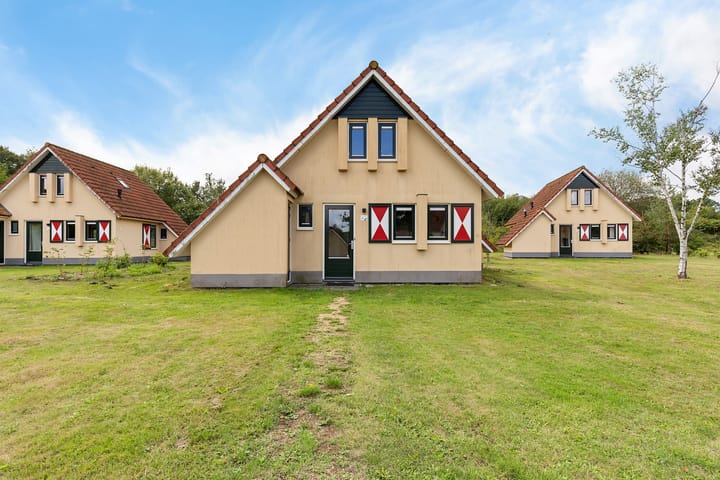 Vrijstaande woning te koop: Oranjekanaal NZ 10-0010, Wezuperbrug