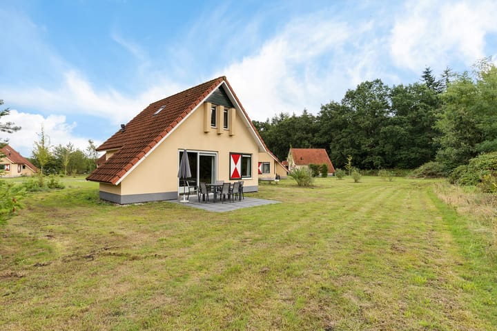 Vrijstaande woning te koop: Oranjekanaal NZ 10-0011, Wezuperbrug