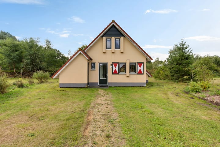 Vrijstaande woning te koop: Oranjekanaal NZ 10-0011, Wezuperbrug