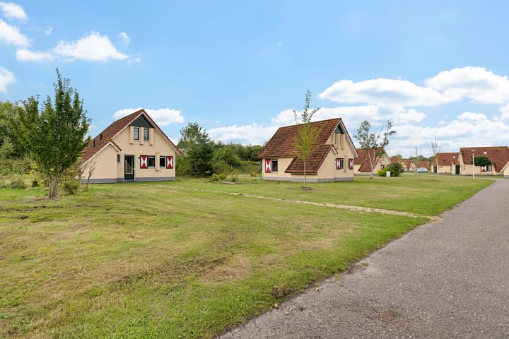 Vrijstaande woning te koop: Oranjekanaal NZ 10-0011, Wezuperbrug