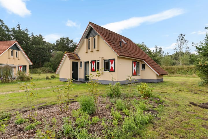 Vrijstaande woning te koop: Oranjekanaal NZ 10-0011, Wezuperbrug