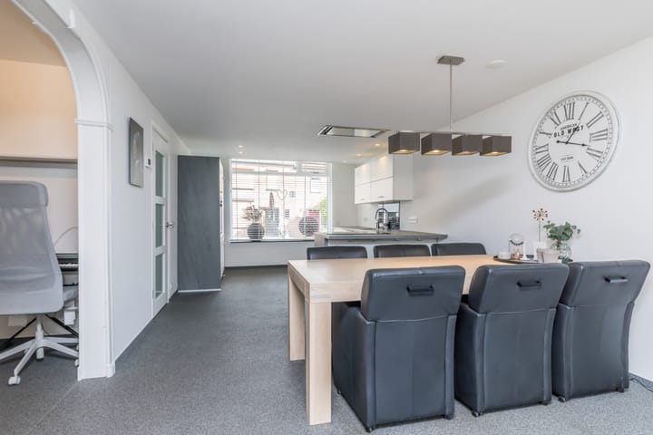 Tussenwoning te koop: Johan Evertsenstraat 18, Landgraaf