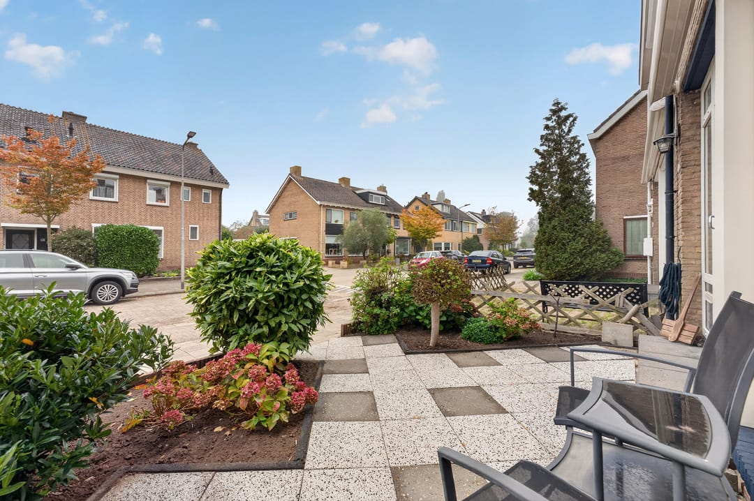 Photo 8 of Bloemenstraat 50