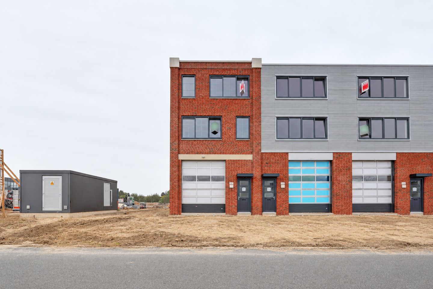 Bekijk foto 1 van A. Einsteinweg 17-B1