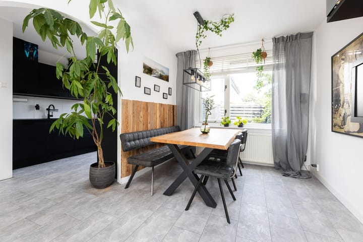 Tussenwoning te koop: Buxtehudestraat 104, Zwolle