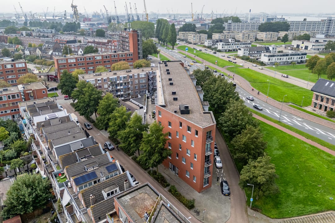 Photo 32 of Dokstraat 43