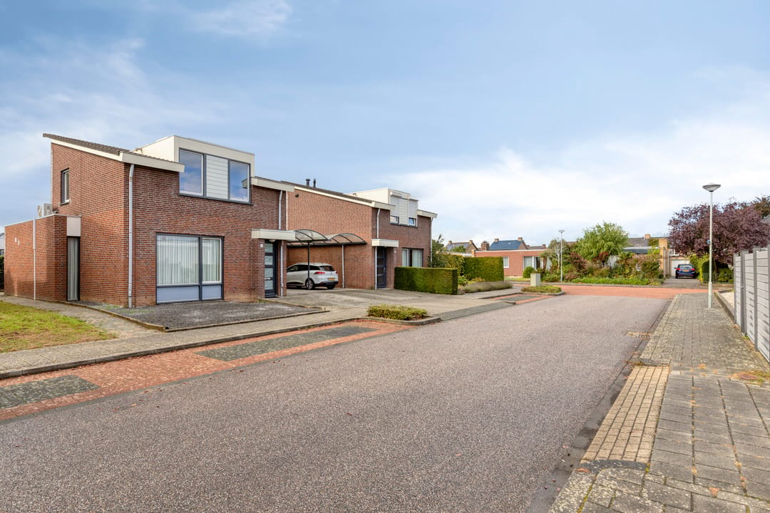 Photo 26 of Emmastraat 4