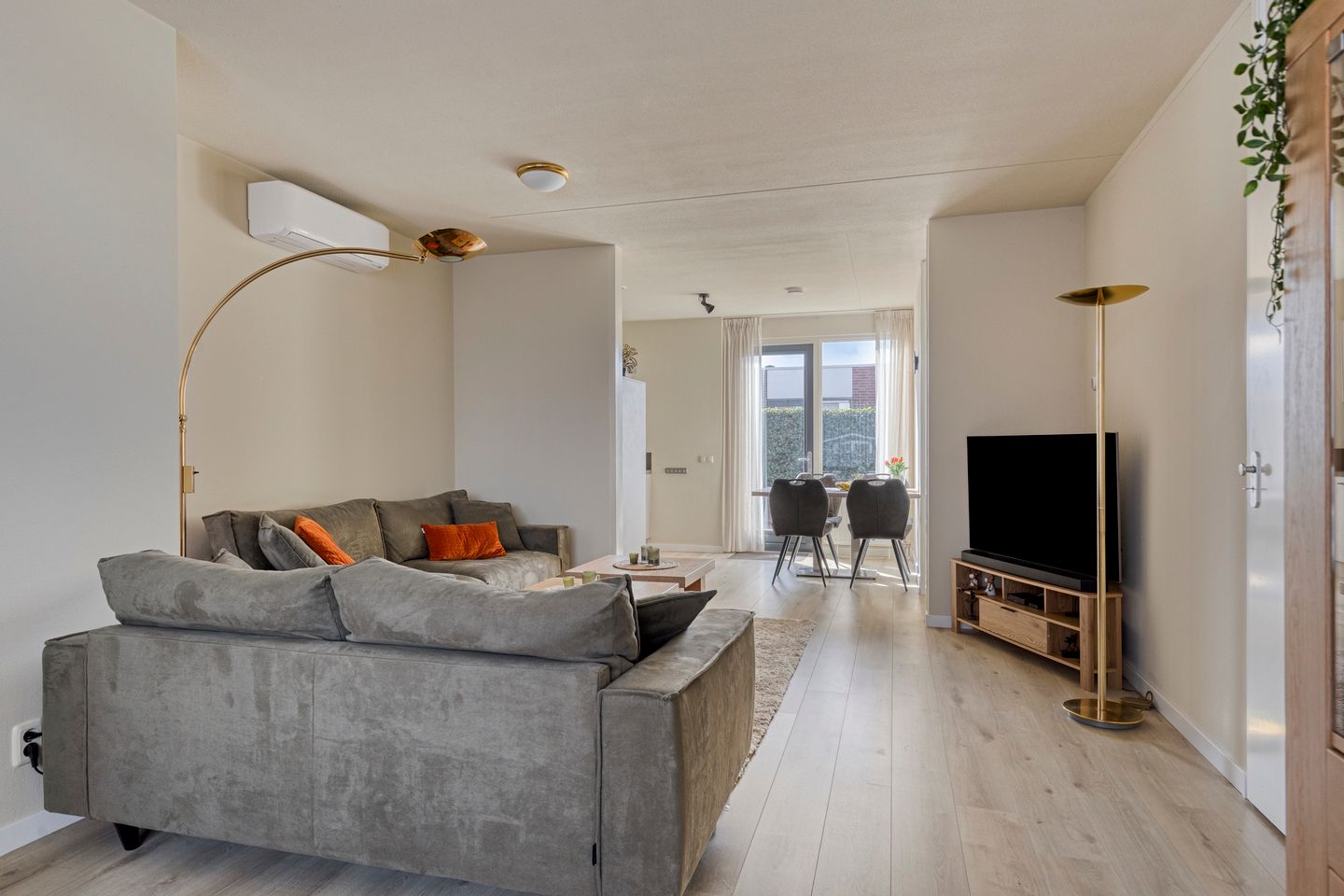 Photo 4 of Emmastraat 4