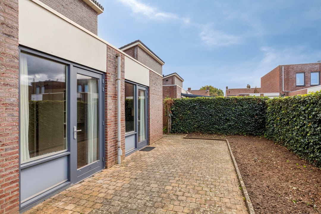 Photo 23 of Emmastraat 4
