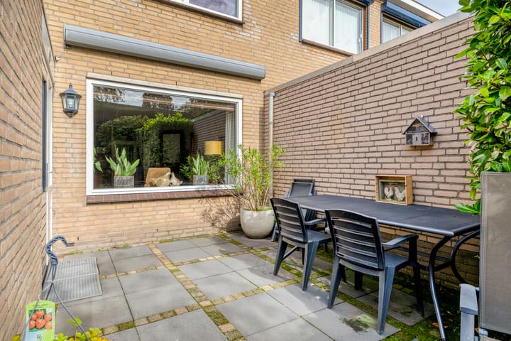 Tussenwoning te koop: Rossinistraat 45, Waalwijk
