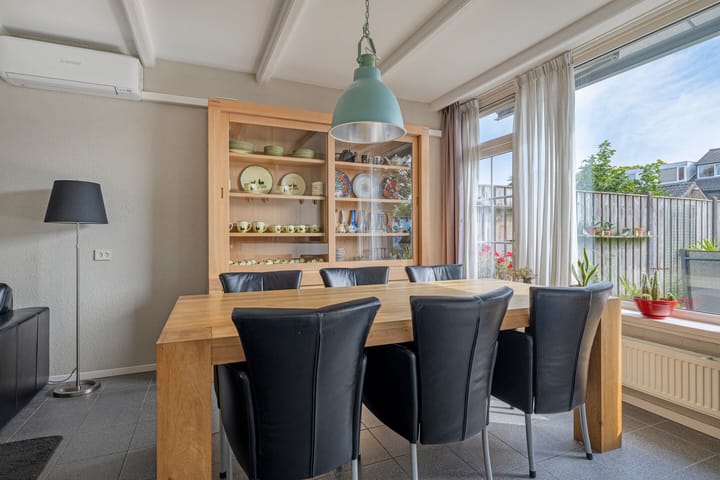 Tussenwoning te koop: Witte de Withstraat 35, Best