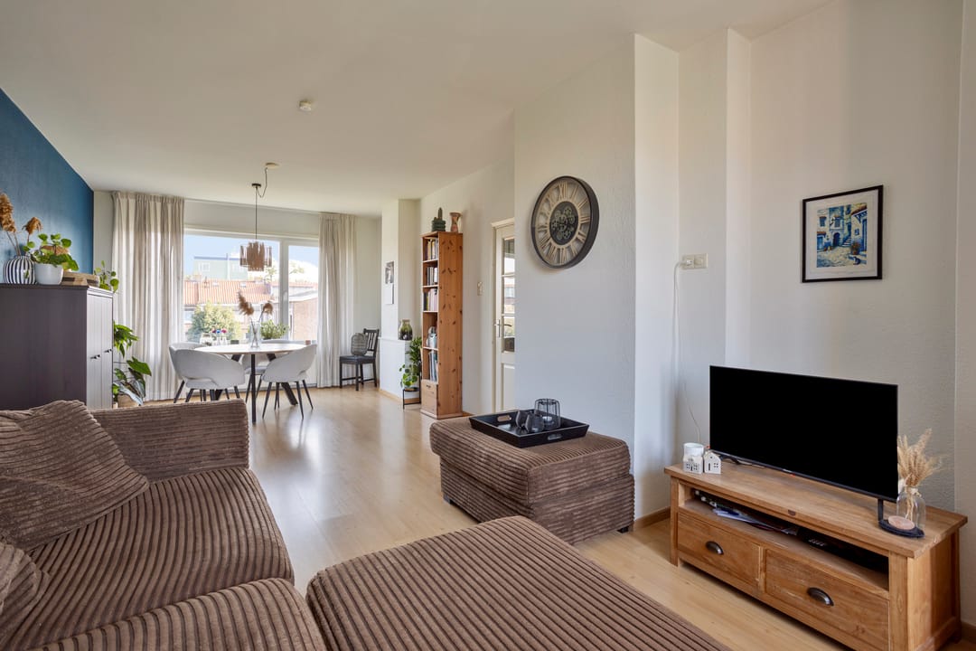 Photo 11 of Plutostraat 145