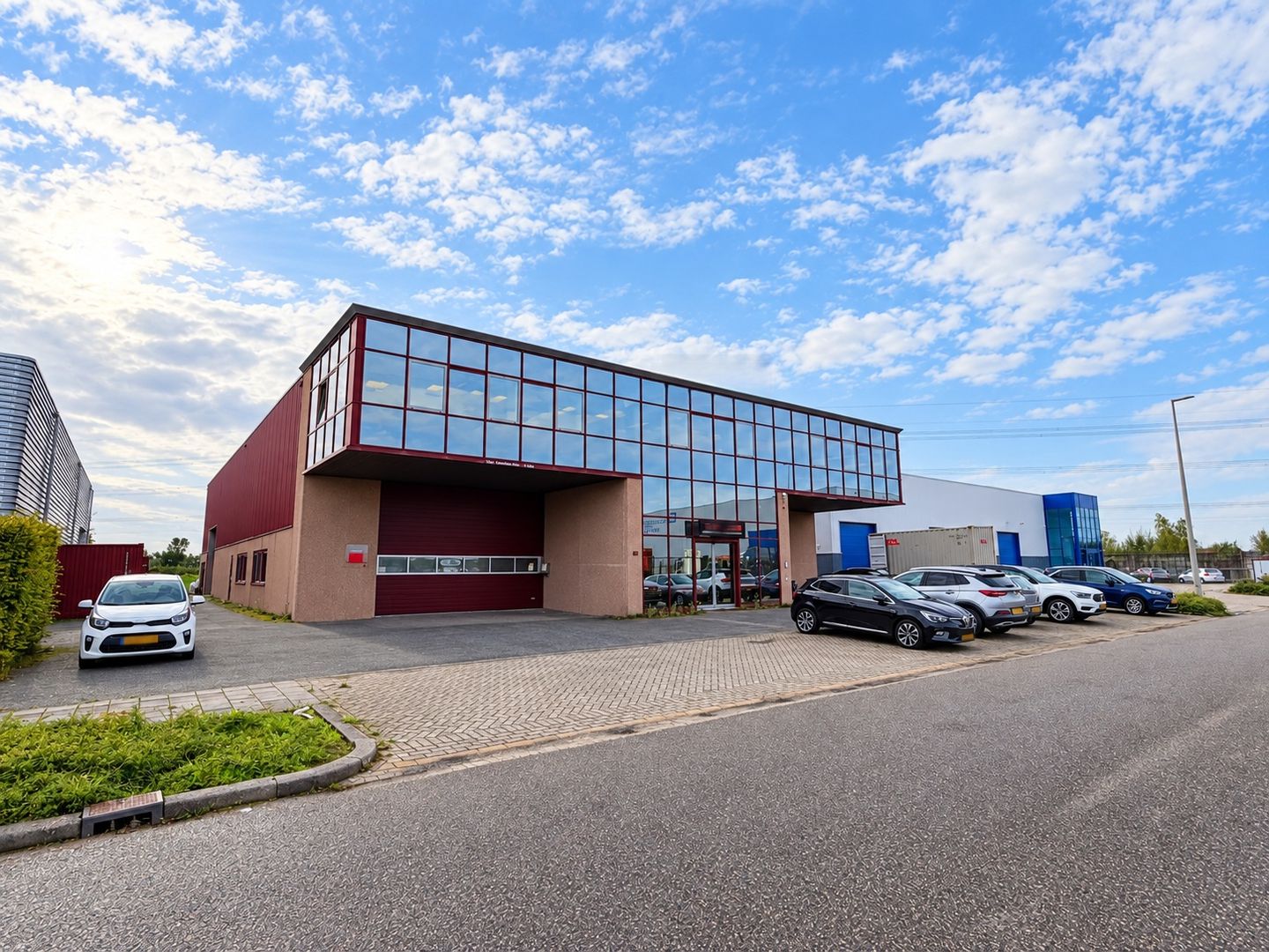 Bekijk foto 1 van Kryptonstraat 110