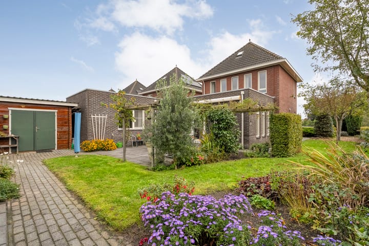 Hoekwoning te koop: Van Kouwenborchstraat 23, Hardenberg