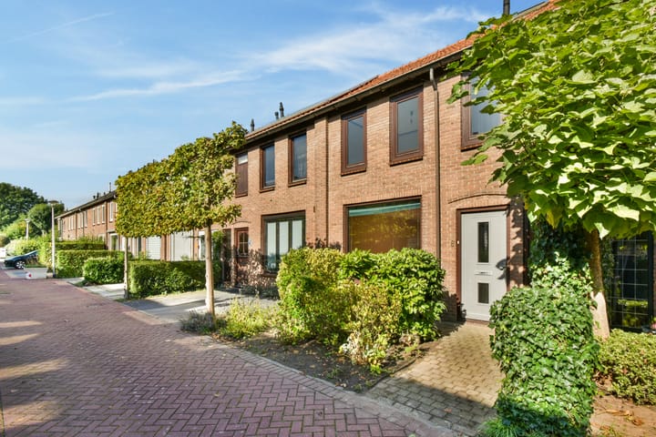 Photo 4 of Jacob van Rijsoordstraat 8