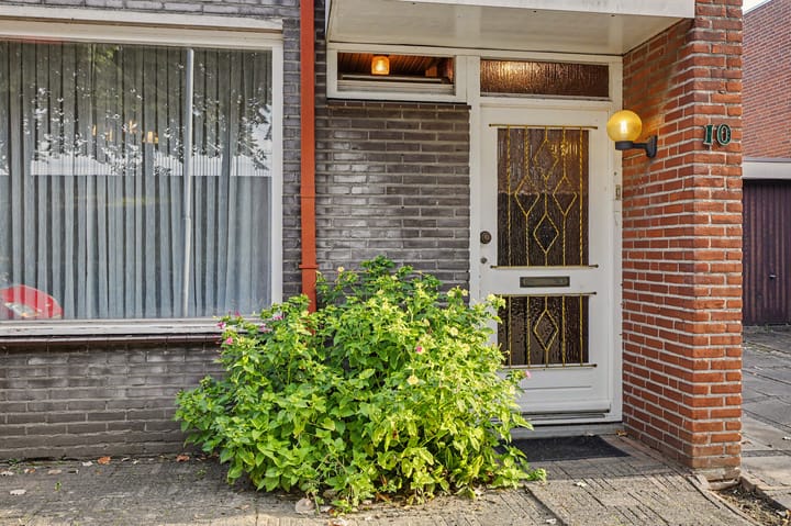 Tussenwoning te koop: Hertog Alvastraat 10, Venlo