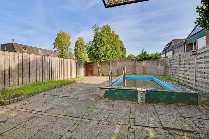 Tussenwoning te koop: Hertog Alvastraat 10, Venlo
