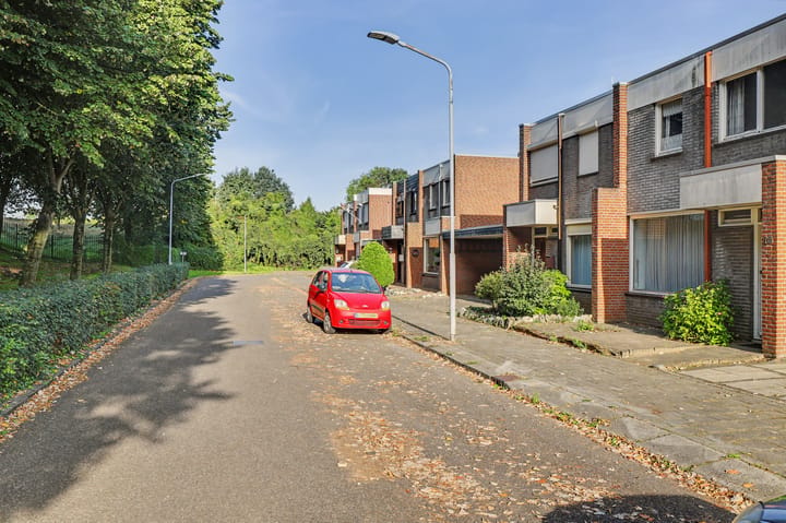 Tussenwoning te koop: Hertog Alvastraat 10, Venlo