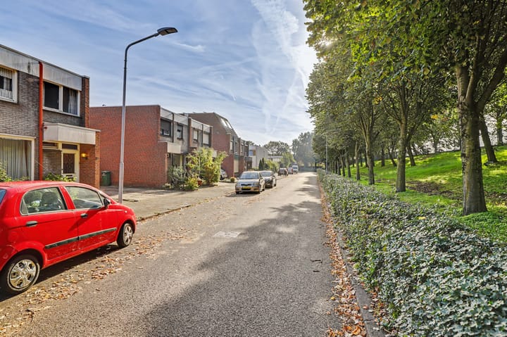 Tussenwoning te koop: Hertog Alvastraat 10, Venlo