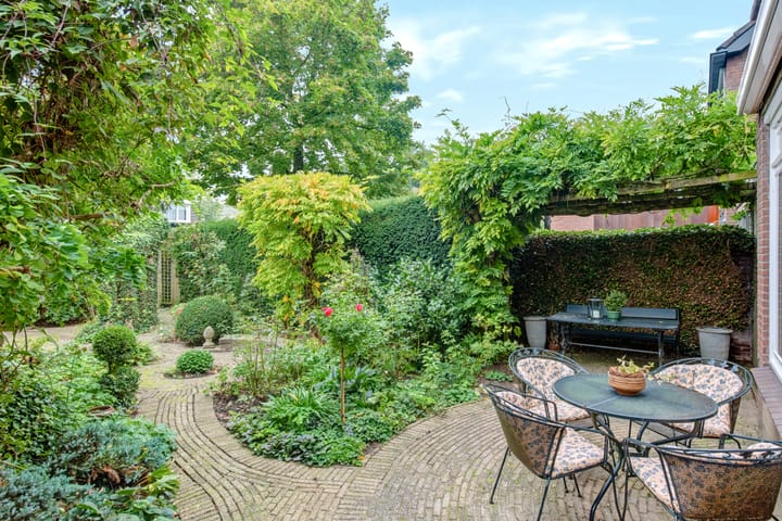 Tussenwoning te koop: Slingerlandstraat 21, Meerkerk